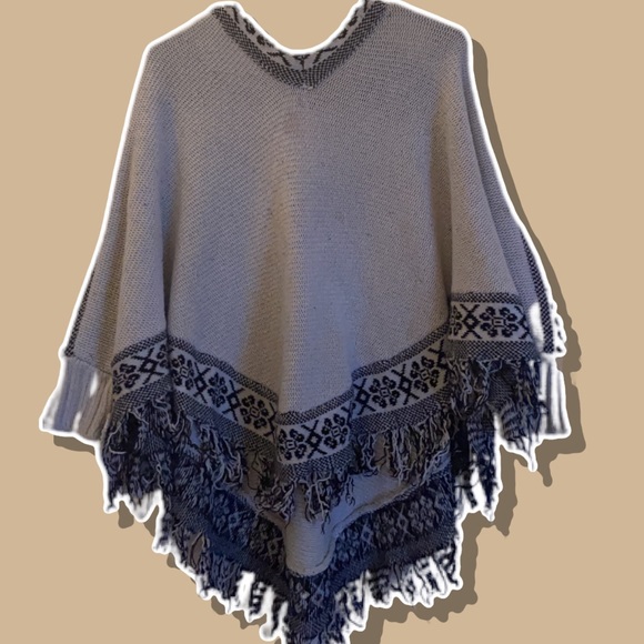 BOHO PONCHO! - Picture 1 of 2